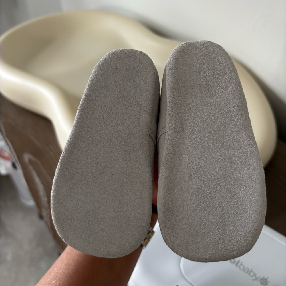 Elegant Cream Kids Dress Shoes - Picture 3 of 4